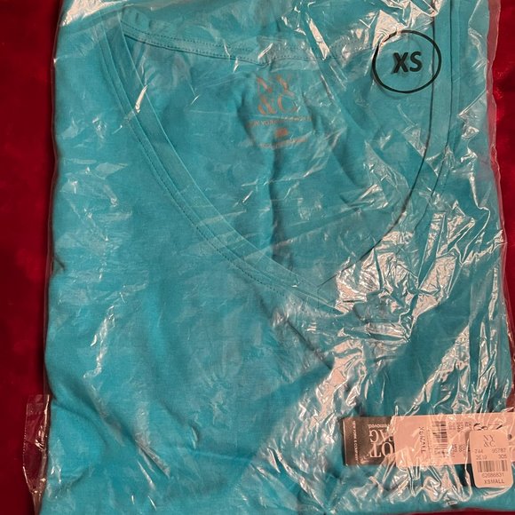 NY&C V-Neck Perfect Tee Dress- XS (runs larger) - Picture 4 of 4